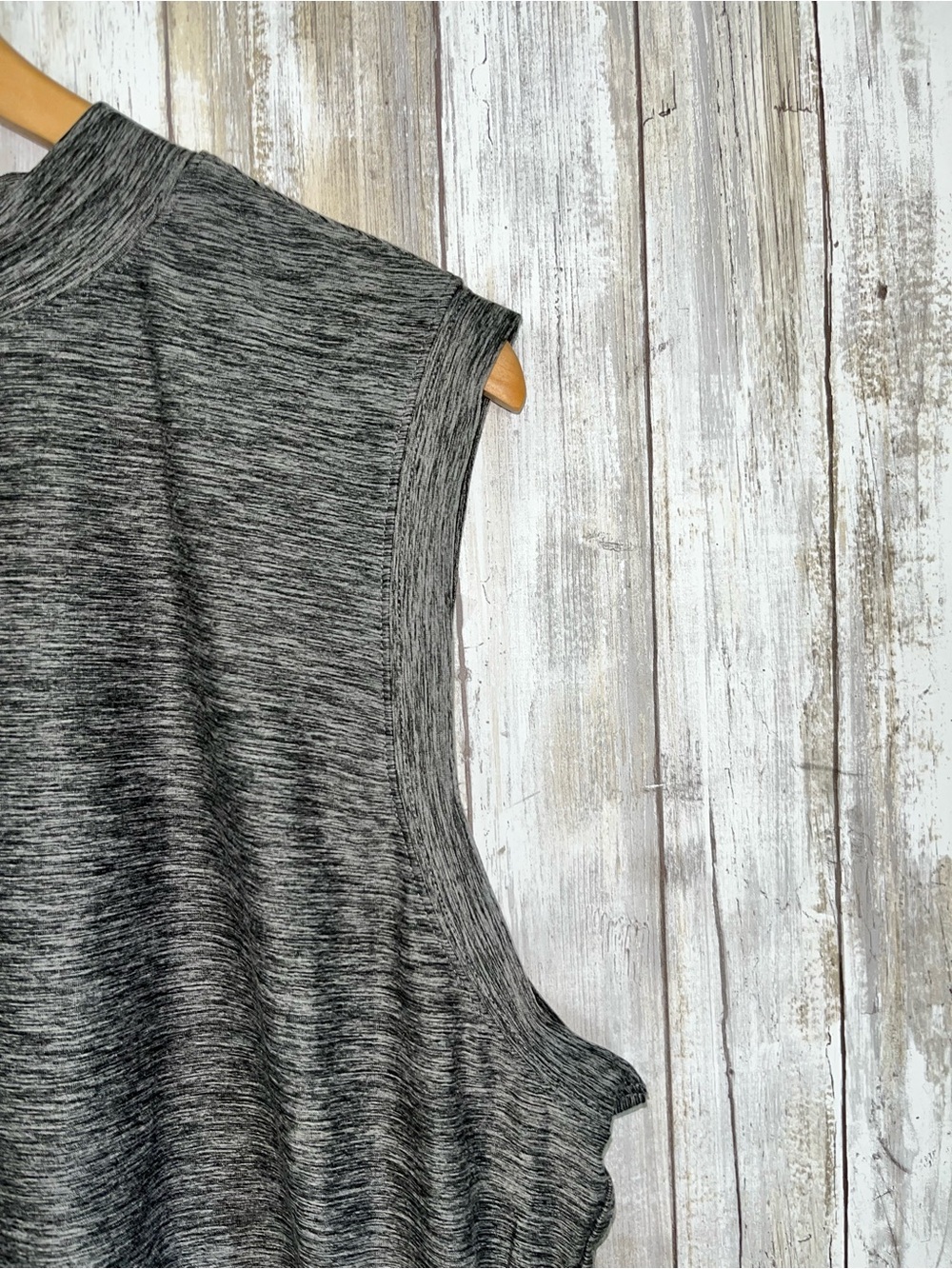 Calia by Carrie Underwood Gray Cropped Muscle Tank XXL Sleeveless Athletic Top - Picture 2 of 5